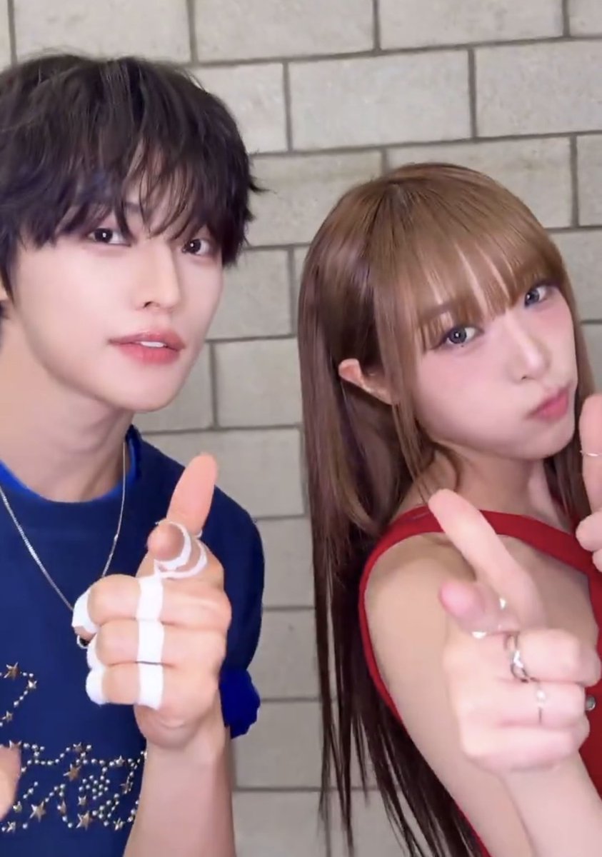 jjemnyangie's tweet photo. yena and now dayoung i keep getting crumbs from minwook and my 99z girlies. minwook with chuu next #trust https://t.co/8wFyYfSAUG