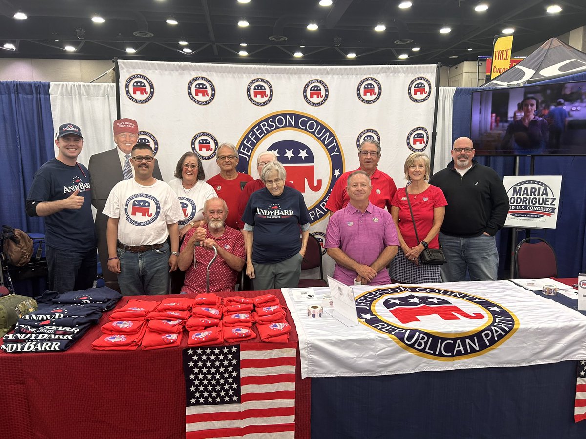 barrforsenate's tweet photo. Team Barr was everywhere this weekend! I’m so proud of my team. From the @kystatefair in Louisville to the Kentucky Federation of Republican Women Biennial Convention in Northern Kentucky. We are ready to fight and deliver for Kentucky. https://t.co/F8UmKiB0kt