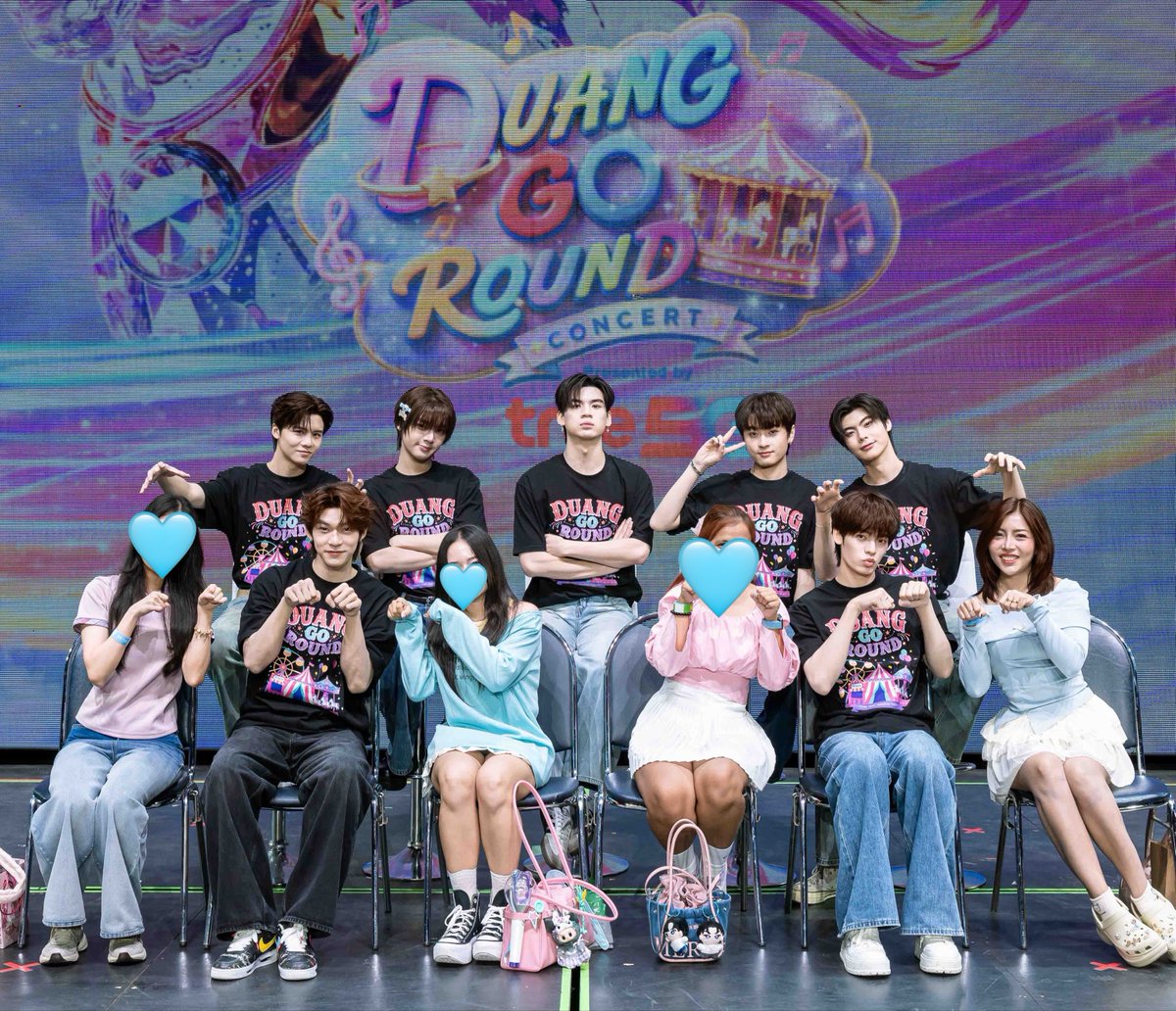 DamchuXing's tweet photo. So glad this time I got a time to pose🐶🫡

DUANG GO ROUND DAY2 
#DuangConcertDay2 
#DuangGoRoundConcert
#Porsuppakarn https://t.co/f0F0ZeVr0k