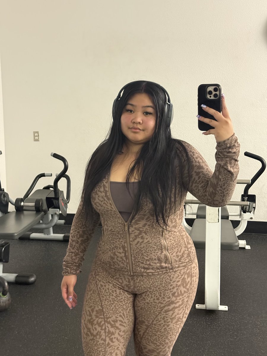 KarismaSaechao's tweet photo. Feeling skinny today 😝🙊🙈 https://t.co/XKPTL4krwV