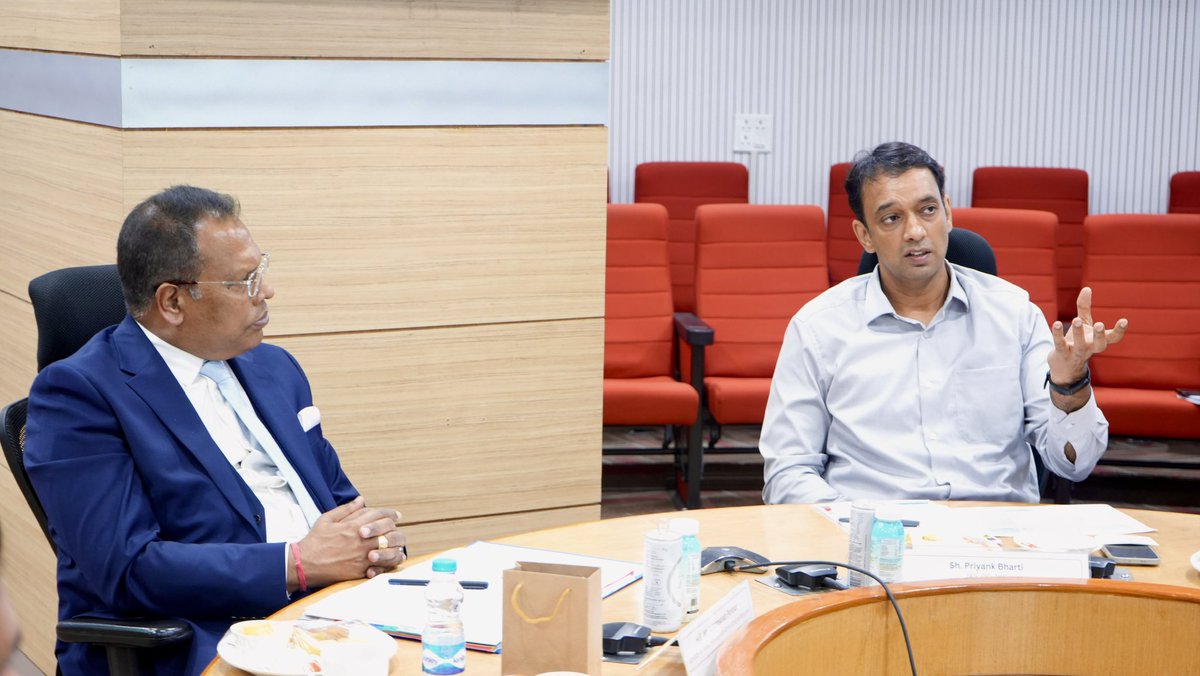 NICMeity's tweet photo. A Mauritian delegation, led by H.E. Mr. Lutchmanah Pentiah, Hon’ble Minister of Public Service and Administrative Reform, visited NIC Hqrs and interacted with Shri Priyank Bharti, IAS, DG, NIC to discuss opportunities for knowledge exchange &amp; collaboration in digital governance. https://t.co/GXPvUpyR16