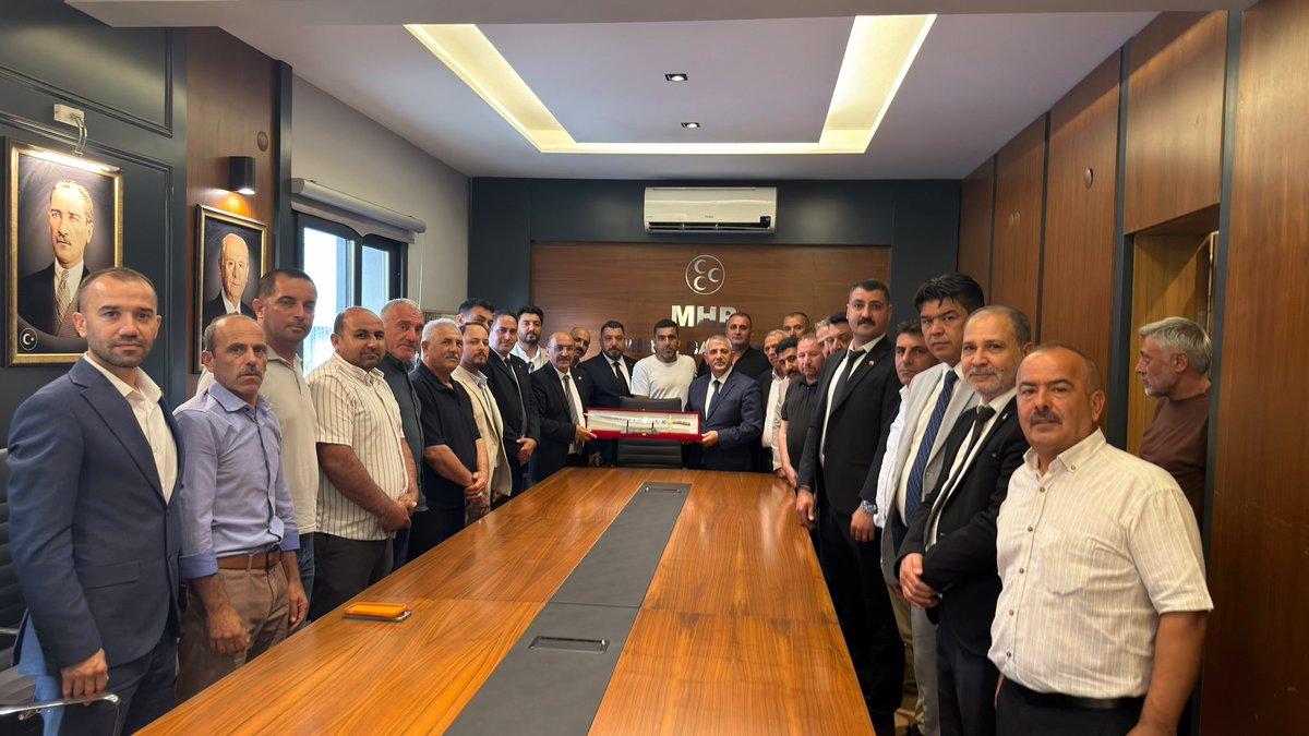 VeyselSahinMhp's tweet photo. Torbalı İlçe Teşkilatımız, İlçe Kongremiz sonrası İl Başkanlığımızı ziyaret ettiler.

İlçe Başkanımız Veli Kaçar ve Yönetim Kurulu’na yeni dönemlerinde başarılar diliyorum. https://t.co/hHHcuelqS5