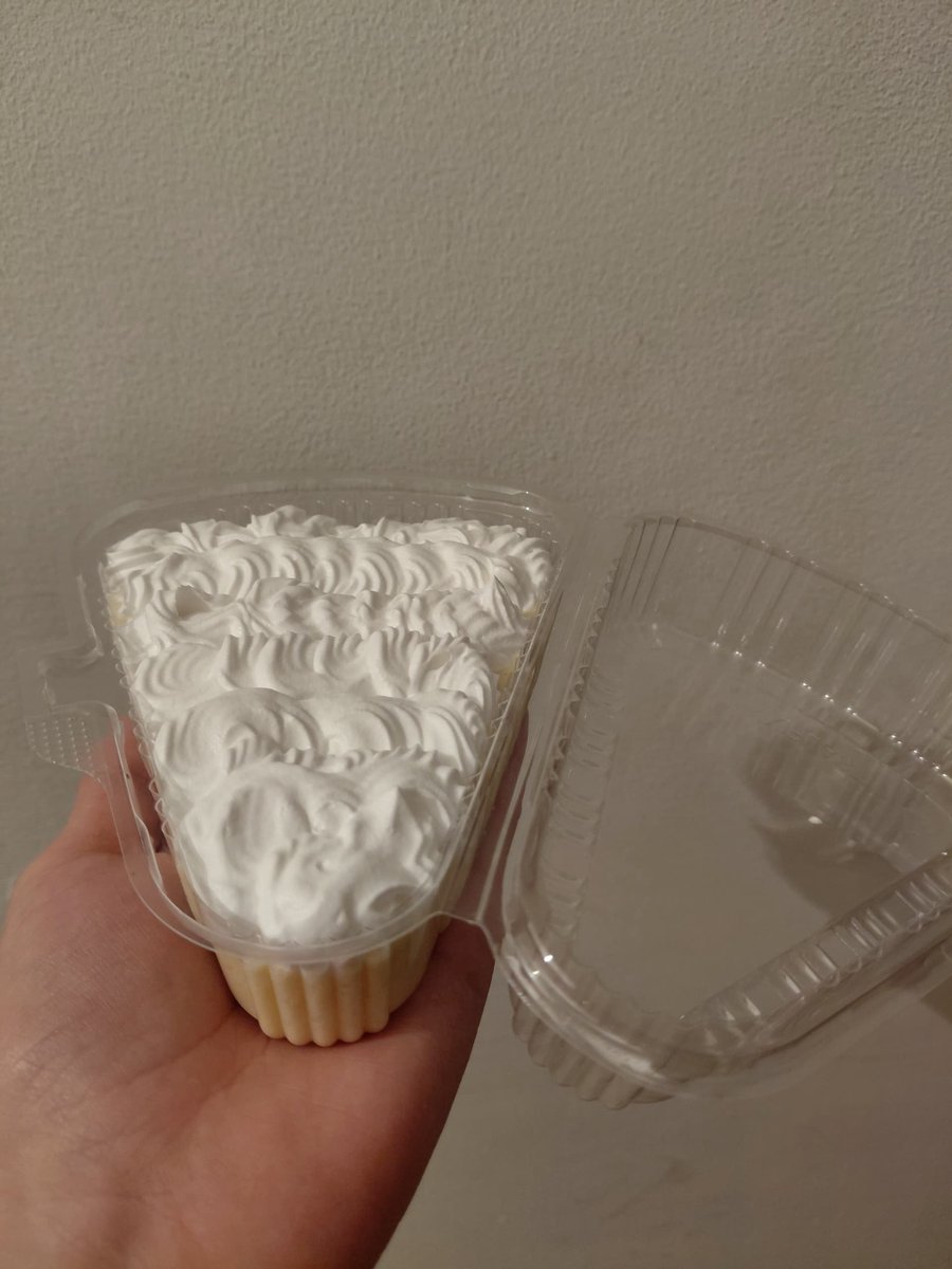 ADICCIONIALL's tweet photo. tengo disponibles para hoy carlotas de limón🍋‍🟩 son frescas del día, saco diariamente para vender y también trabajo por encargo con postres y pasapalos dulces, agradezco mucho si me pueden ayudar a difundir mi trabajo o si desean comprarme o enviarle un detalle rico a alguien🙏🏻 https://t.co/9PT4sPzmpq