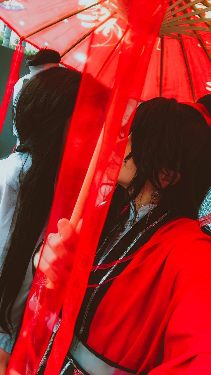lykkelig__'s tweet photo. С моим драгоценным демоном @diclasseshark 🤍❤️
#TGCF #xualian https://t.co/ILiDUvlgWN