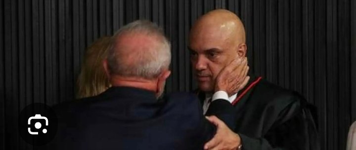 Problemtichduk's tweet photo. @OGloboPolitica Quem leva tapinha  cara? https://t.co/yoKewMtL1q