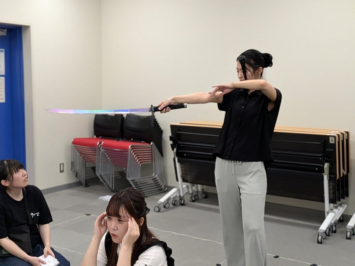 maoneko_OM's tweet photo. お稽古でした
なんか知らんけどこのちゃぴさんの後ろ姿大変好きです
いつも通り私は踊ってます

#おてがみかしこ https://t.co/L20df5ZLHF