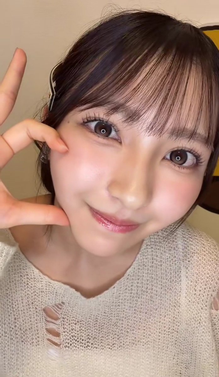 blue_haron's tweet photo. 十味さんは得体は知れないけど負けず嫌いな所とかこれが最後の仕事だと思って仕事をしているマインドとか仕事の工夫やこだわりなどの姿勢は勉強になる😺
#2i2 の このままでいいんだよ は十味さんが歌詞に関わったて話しを聞いたけど
歌詞が物凄くいいです😭
(つづく) https://t.co/V1w2ODWFNd