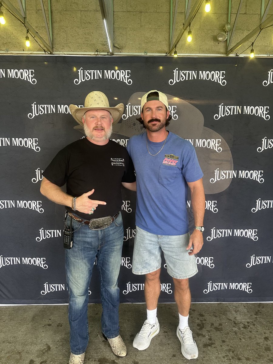 JRTheHandler's tweet photo. Great touring with my brother @RileyGreenMusic and his team the last few months. Good folks! #cowboyasitgetstour26 https://t.co/gVSuDhAwVF