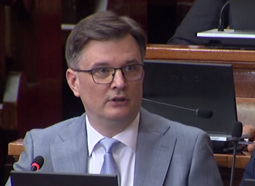 sns_srbija's tweet photo. Јованов @MilenkoJovanov: Власт им је крива и за промају
https://t.co/55d2bCPC9J https://t.co/sIS6ufOdkQ