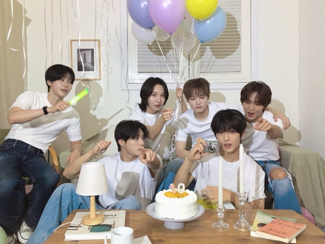 shoariety's tweet photo. yang ini gabisa diganti kimpul 😭🤍😭🤍😭🤍😭🤍😭🤍😭🤍😭🤍🤍😭🤍😭🤍😭🤍😭🤍😭🤍😭🤍😭🤍😭🤍😭🤍 https://t.co/ZKAlvd40jL