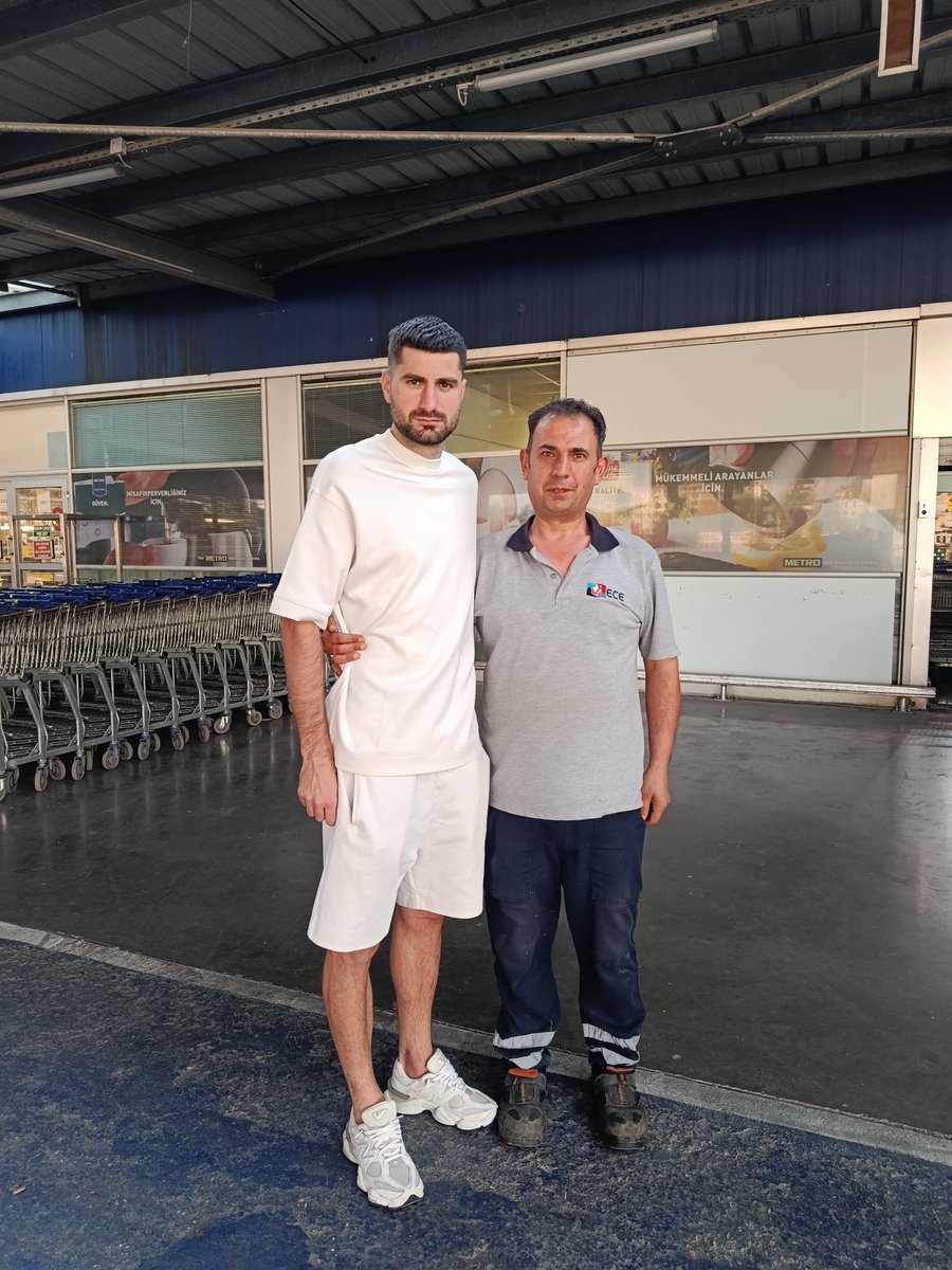 refikkce2's tweet photo. Florin Ștefan https://t.co/2NY3xIQU5u