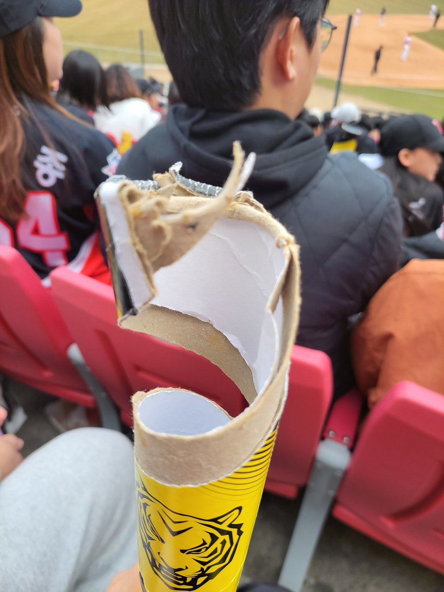 coffee_tigers's tweet photo. 아니 그래서 우리
플라스틱 호통이 언제 만드는데
종이 호통이 3개 날려먹는 돈으로 플라스틱 하나 사서 평생 쓴다니까요??? https://t.co/sQWUWovtkt