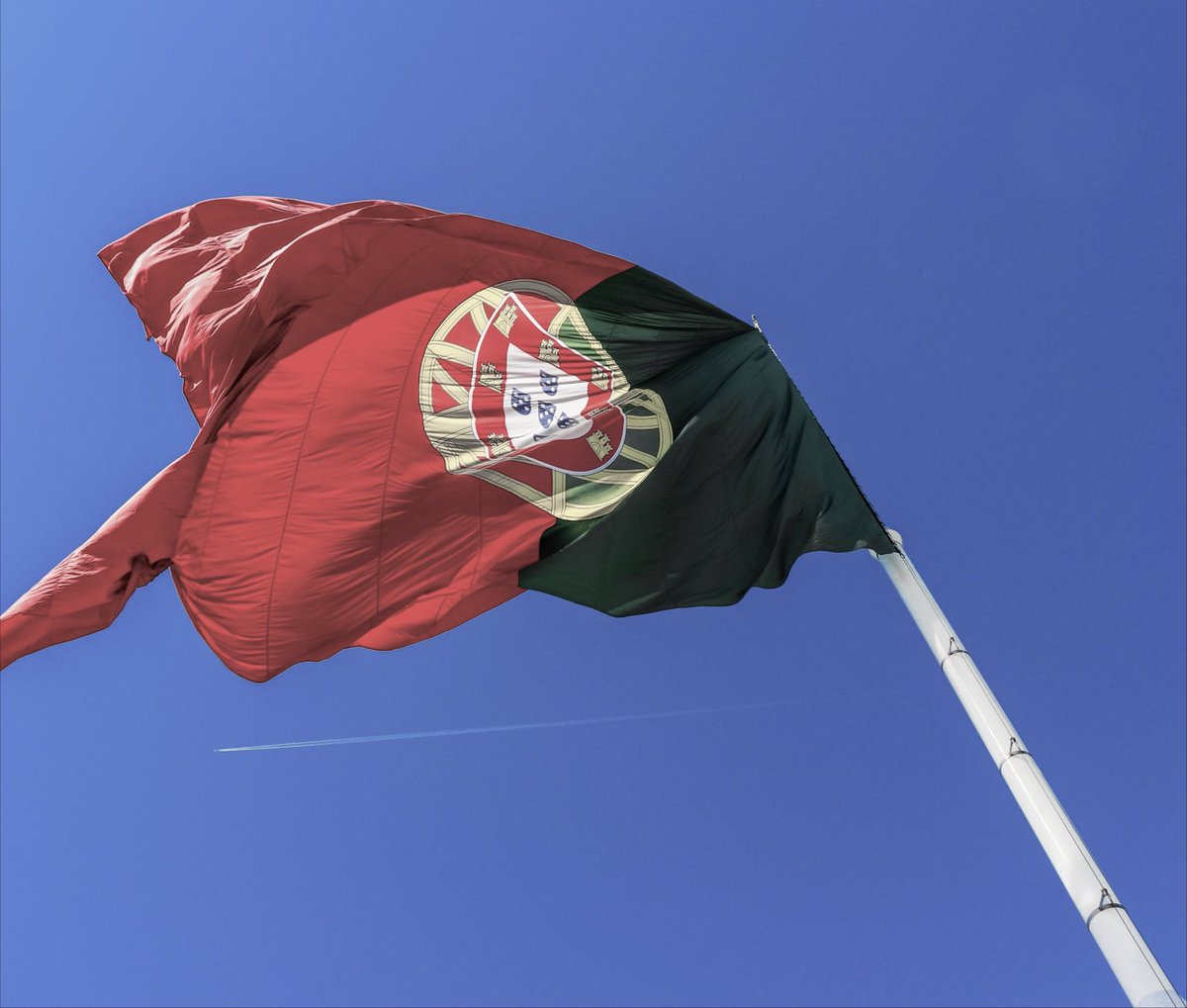 questiona_te's tweet photo. 🇵🇹 | Portugal acaba de ser considerado o país mais islamofóbico da Europa inteira após proibir o uso de Burka.

A medida está a ser apoiada pela Europa e criticada por grupos de imigrantes. https://t.co/4MJhDm3QyI