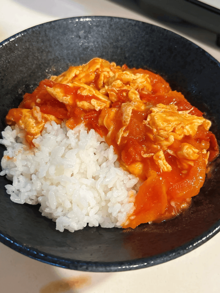Ryan72783594's tweet photo. Homemade tomato egg fried rice in 10 mins—chewy rice, tangy tomatoes, fluffy eggs, pure comfort food , https://t.co/OXihQY0XAj