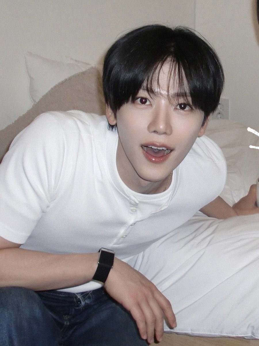 jaeminners's tweet photo. jaemin looks so pretty in white 🥹🤍 https://t.co/doePWn3d5a
