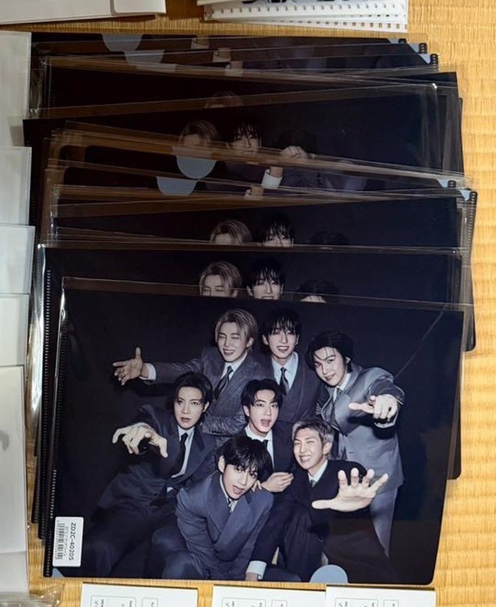 starelnara's tweet photo. Please help rt💗

wts .⁄⁄ want to sell pc arirang

💰STRIP 15k/SET

💰POB UMS (CLEAR FILE) 25k/EACH

📍 go dom bekasi
✨ all in good condition, for serious buyer only
⛓️Available banyak
✅ drop id line
- Fee go 3k/p + admpack

Wts wtb photocard pc bts ina arirang bts https://t.co/yHjowpzaEL