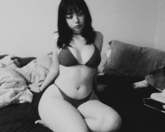 vamphore_'s tweet photo. Follow the actual baddie instead https://t.co/B0YEcMuHjm