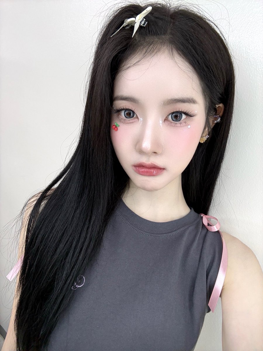 luxsieun's tweet photo. 막콘 셀카까지
사과머리 너무 커여움ㅠ https://t.co/scEMBCnww2