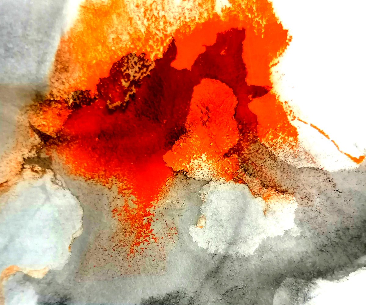 Berkcan54196685's tweet photo. Just finished my first abstract ink painting! The way ink bleeds on rice paper feels like magic—can’t wait to experiment more with bold colors next time! https://t.co/zHh6WPfHEm