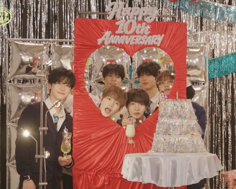 pawifyss's tweet photo. CAMAAATTT 10 YEARS BARENG BQKWAN SAYURKU 🥹🥹🥹🥹🥹🥹🩵

#10YearsFilledWithDream
#기다렸어_어서와_드림의_10주년 https://t.co/XBX5Wl4mxV