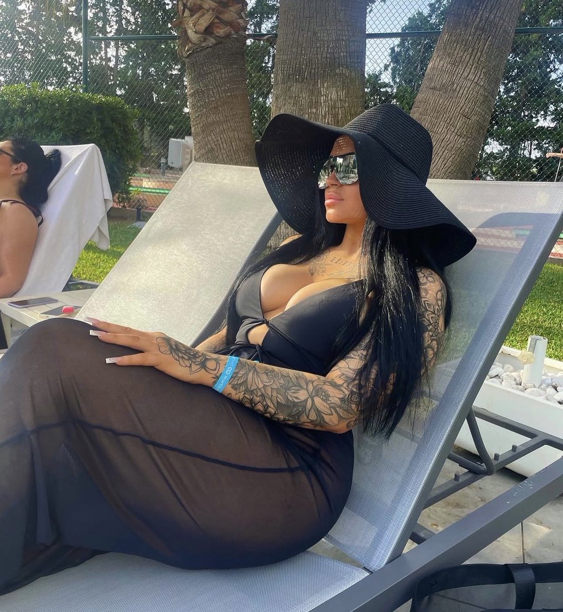 IrishGals2000's tweet photo. MILF Kerry looking all sexy on her holidays #milf #tattoos #wankchat #alt #goon #chav https://t.co/4DyZ6Il6rE
