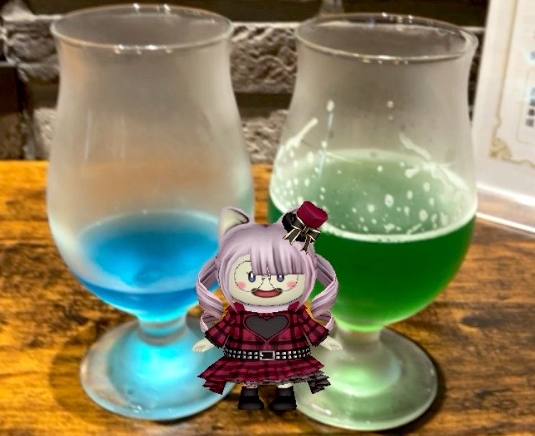 Chocobo_dq10's tweet photo. EXBAR TOKYOのFF14オリジナルクラフトビールも飲んできたよよよん☺️
青の方はフルーティーでおいしかった！緑は草っぽかった（
ビール苦手民なのでクラフトビール今まで避けてたんだけど、今回はじめて飲んでみたら意外とイケた！
ml単位で自分で調節して注げるシステムがとてもよかたのでまたこよ！ https://t.co/gdbXjIK6Yy