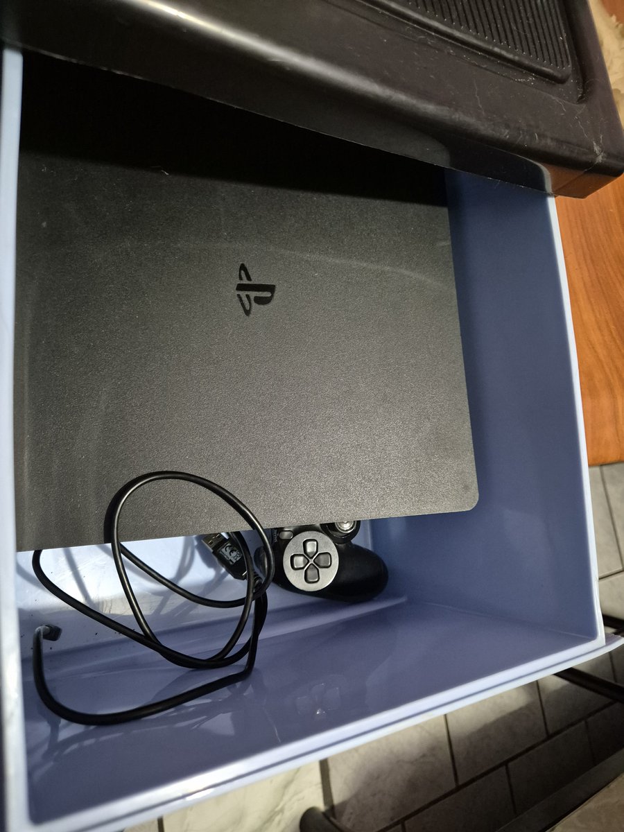 clantares's tweet photo. @PlayStation Another rent comming to your garbage catalog? Sorry, I don't rent games, I'm not a monkey to give you my money and let revoke them for random reasons you invent. Bye bye dying company. #NoDiscNoBuy #PSBlackOut #NoDiscNoPS6 https://t.co/brDPYHmaqs