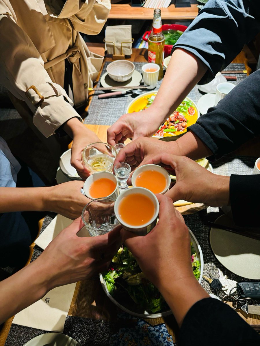 RayfordCop1j's tweet photo. Got together with my old crew after ages—laughs louder, stories wilder, and every awkward pause feels like coming home. https://t.co/BKwqvAEzLg