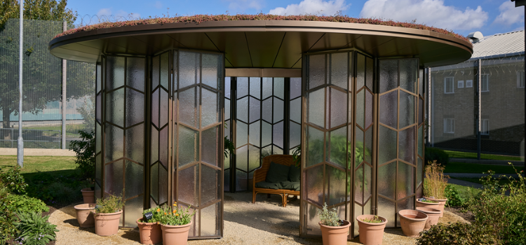 CNWLNHS's tweet photo. 🌿 From Chelsea to Downview

The award-winning Glasshouse Garden from the RHS Chelsea Flower Show has been relocated to HMP Downview thanks to @ProjGivingBack, the garden supports women's wellbeing, rehabilitation and horticultural training.

Read more 👇https://t.co/ikbbwZY0ng https://t.co/dfsthTXd6o