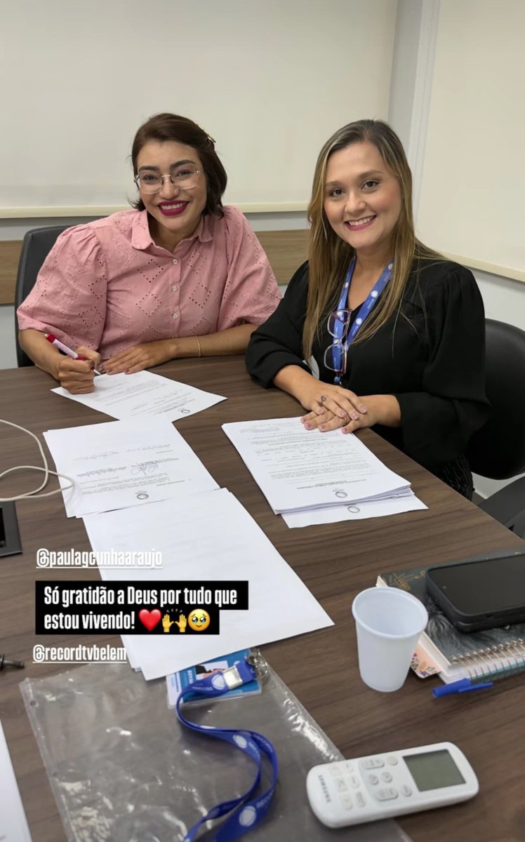 2Ponta78158's tweet photo. Soyara Almeida acabou de assinar o contrato da Record Belém.

#SoyaraEmBelémDoPará https://t.co/Xixj0CH6bT