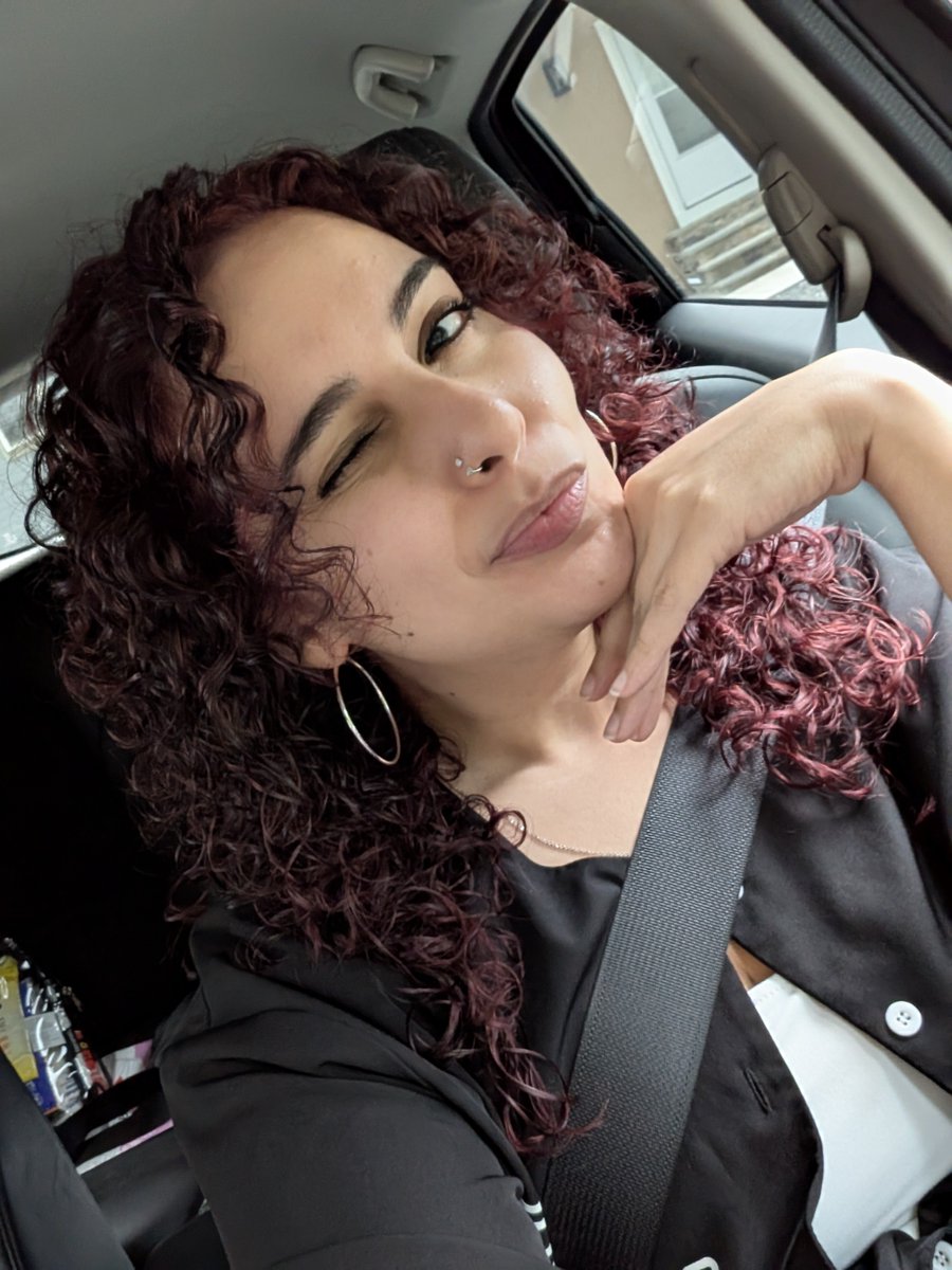 Nikkidescent's tweet photo. I forgot to tell ya'll....

I went back to red hair 🥰 it's been YEARS ❤️ https://t.co/Hdia7ruHAQ