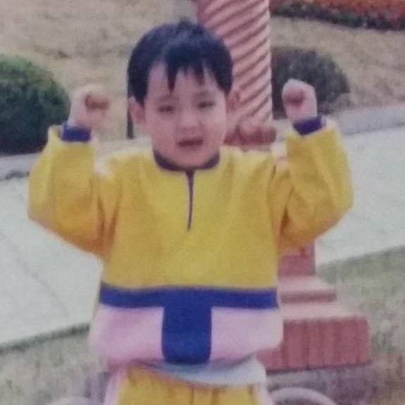 fakonsuayeiei's tweet photo. แตมารับเร็วจัง ยังเล่นกับเพื่อนไม่เสร็จเลย

ก็จะพาไปหาไรกิน

จ���พาน้องไปกินเครปหรอ🤩

แกงส้มของแม่จ่ะ มา รีบขึ้นรถ https://t.co/d1D99WMAgm