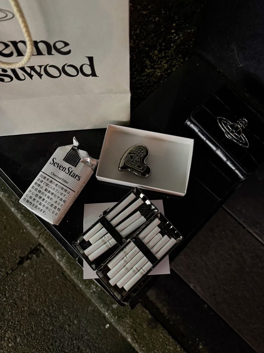 777stargold's tweet photo. essentials. https://t.co/oYwWJ9RGqd