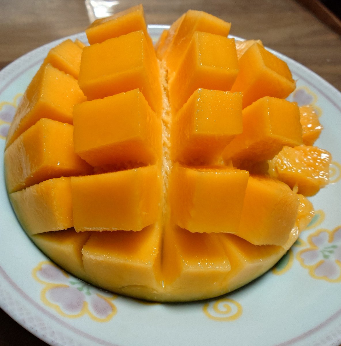nakanokun236504's tweet photo. 沖縄直送キーツマンゴー🥭
娘の大学の恩師が送ってくださいました😊
心していただきます🥰
#23club https://t.co/gQqyR5Jked