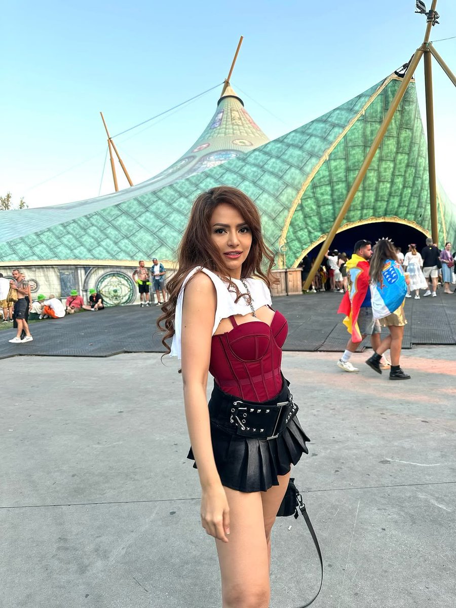 sunyimalam02's tweet photo. Dj yasmine 🤤🥵 https://t.co/o3jJr15350