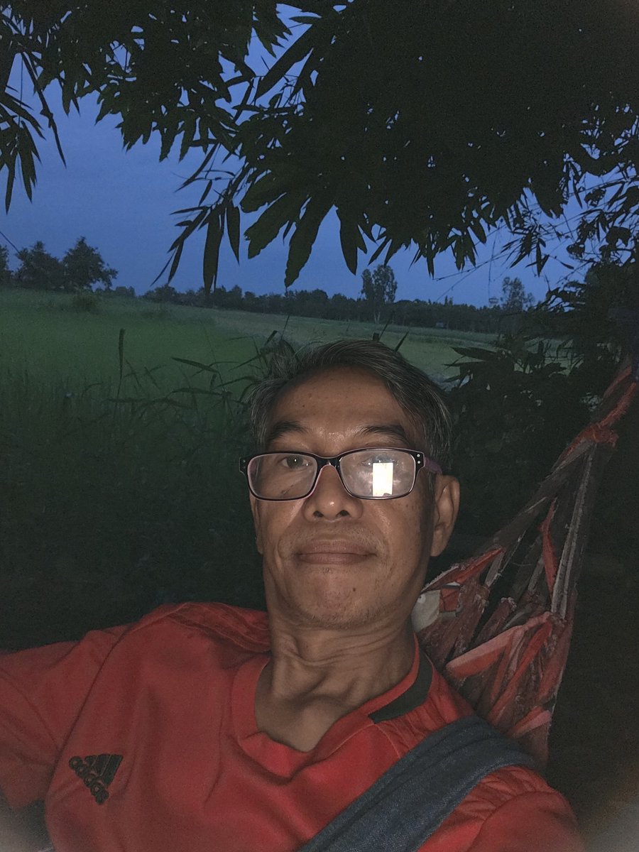 LeiyngF33844's tweet photo. เบิ่งบรรยากาศยามแลง ทุ่งนาบ้านๆ https://t.co/qEcPpakIrv