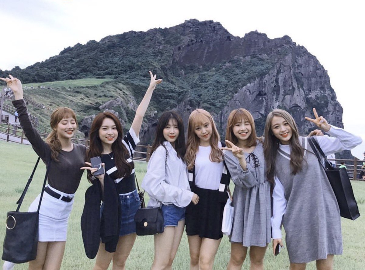 betterleethings's tweet photo. 에이프릴 11주년 축하해요💛 행복하자!! https://t.co/57i8qOUTi6