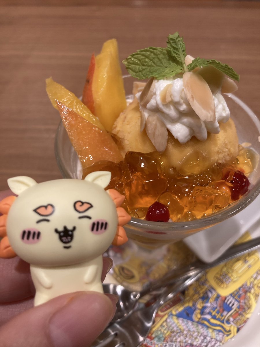 fuu___knm's tweet photo. セルフ誕生日祝いしました🥳
シーサーちゃんも今日誕生日とのことで、一緒にマンゴーパフェ食べてきた🥭

#誕生日 #また一つ歳をとった #セルフ誕生日祝い #ちい活 #シーサーちゃん #ロイヤルホスト #マンゴーパフェ https://t.co/rqH1E4MkeZ