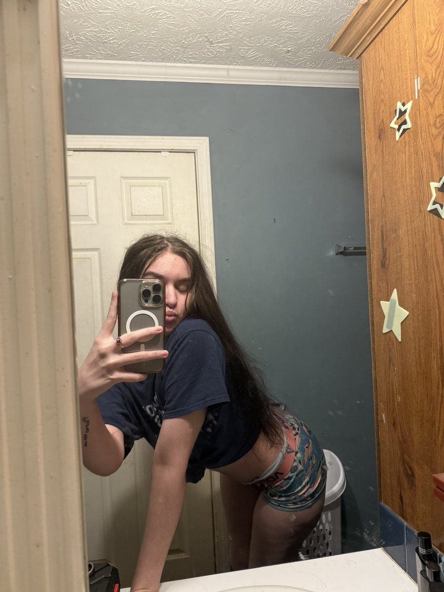 chap_Oslay's tweet photo. Nasty sexting with live nudes β€οΈβπ₯π₯π #buyingcontent #nsfwtwt #nsfw #teen #horny #sellingcontent https://t.co/eJRlNc9KGE