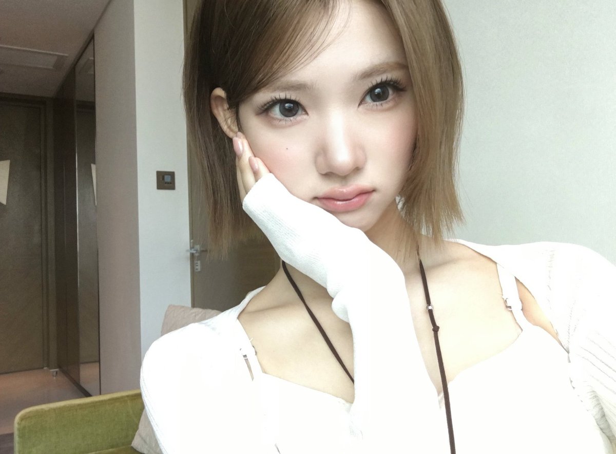 S2humhum's tweet photo. ㅊㅈㅇ<이분 요즘왜이렇게 대학생미가철철나는것임..
(당연함,실제로 대학생나이임) https://t.co/vWxBTIH6fN