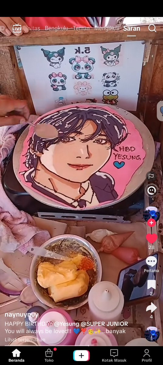 NaAorora's tweet photo. Lagi scroll tiktok, kaget liat ini.. INI SIAPA WOY YANG REQUEST DI ABANG PANKCAKE (?) 🫵🏻 gilee totalitas yee... Btw HBD bang, makin cakep deh lu @shfly3424 💙���� https://t.co/p2rYbGpQpg