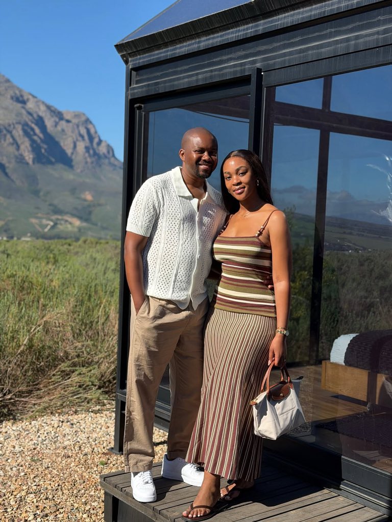 Kgadi_yaMoloto's tweet photo. Ohh to love and be loved.🥹❤️ https://t.co/LPGKn3Ex5K