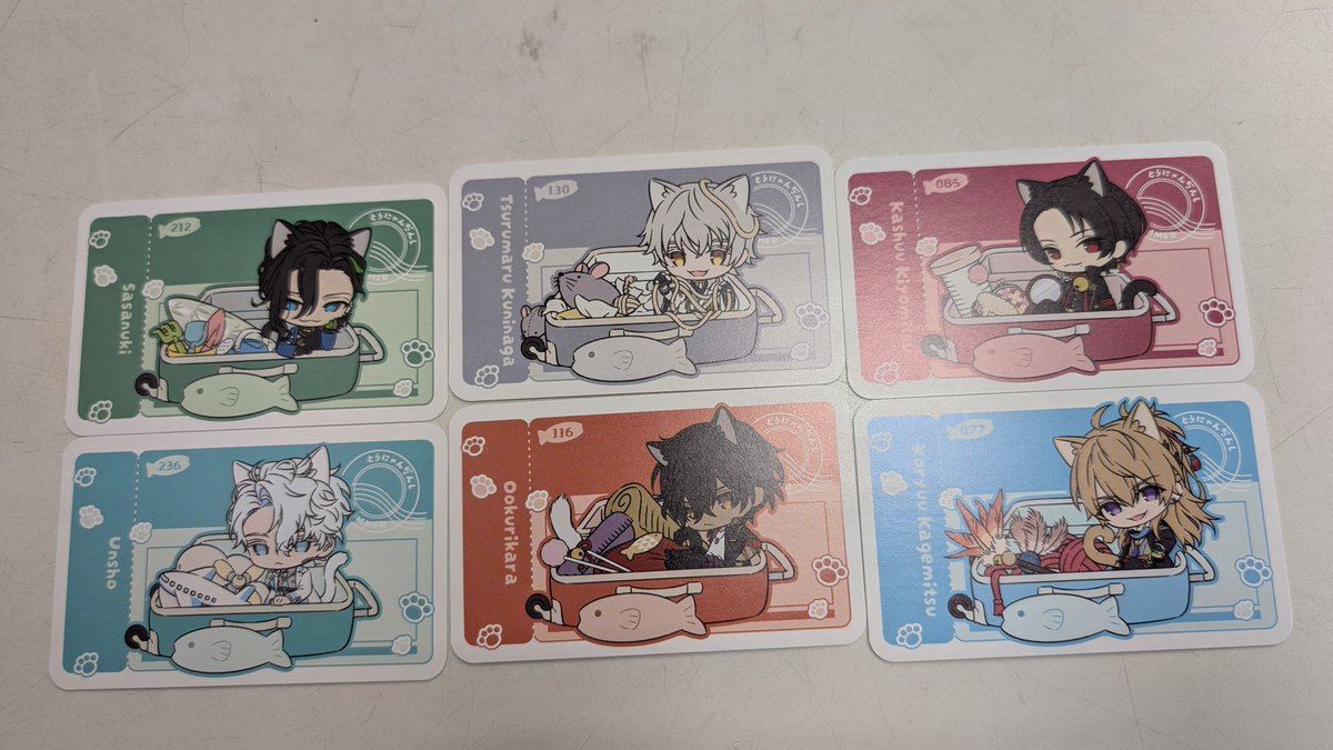 hsmhashas's tweet photo. 運良く日程被ってくれたから刀猫行けた！ノベルティカードも貰えた✌️✌️アキバの駅周りが珍しくとうらぶまみれで嬉しい☺️
そしてだいたい実休さんのせいで治安の悪そうになってて笑っちゃったグループを添える https://t.co/8nNR5drx7A