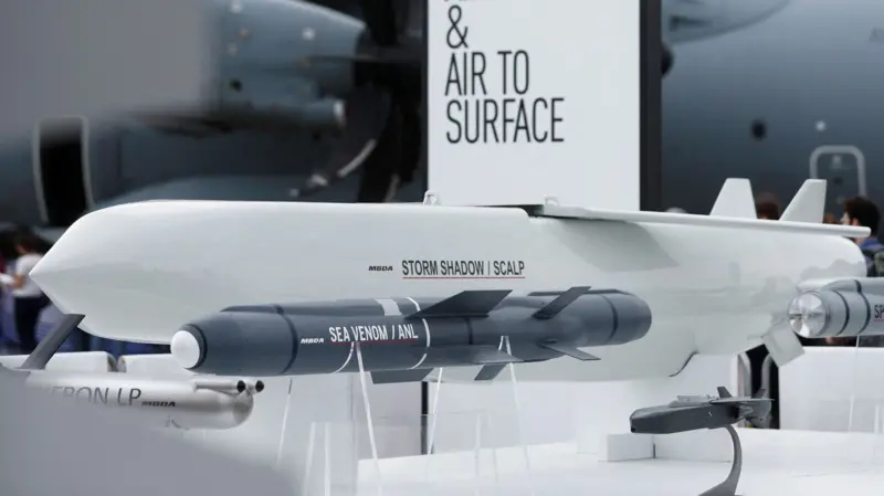 UnityNewsNet's tweet photo. A British Prime Minister sharing secret missile technology with a foreign government.

Is there a term for that? https://t.co/Qc3msgZSC0