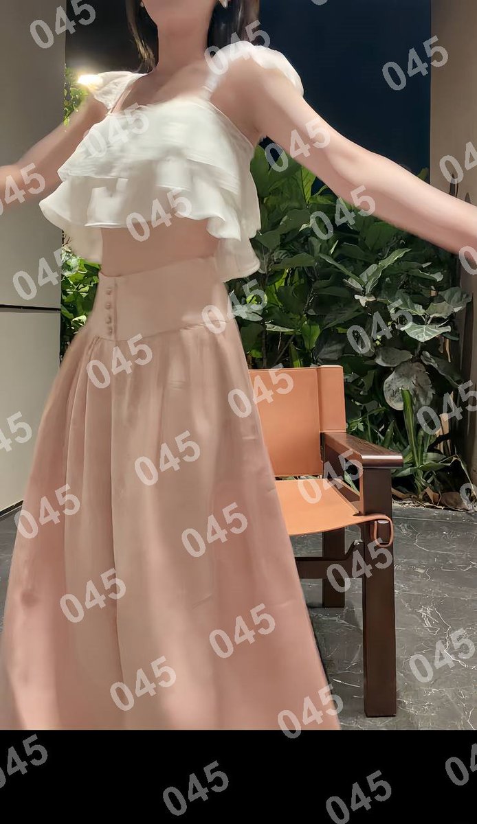 LanLanBaby's tweet photo. 💋恋爱通道💞：@donut2553（注意！失联看主页第一条帖子，选好妹子转发或者截图页面咨询客服）

东莞市

#东莞

真正的坚强，是属于那些夜晚在被窝里哭泣，而白天却若无其事的人。 https://t.co/HqGMeTDo7C
