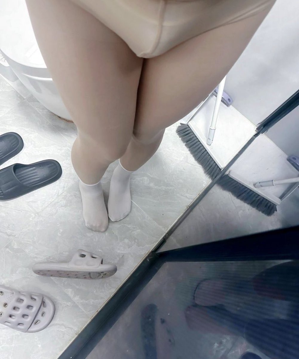 71897374a_a's tweet photo. 喜欢把白袜穿的焦黄 这是什么怪癖🥲
#男娘 #cd #伪娘 https://t.co/Siz5d8ApVh