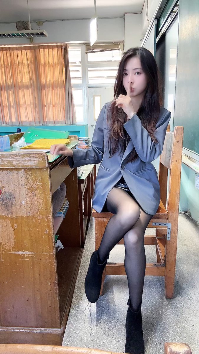 wus879's tweet photo. 美術老師第一次玩x 
 有人喜歡嗎？ 
 #第一次玩x #護理師 https://t.co/cOTJO8p7AU