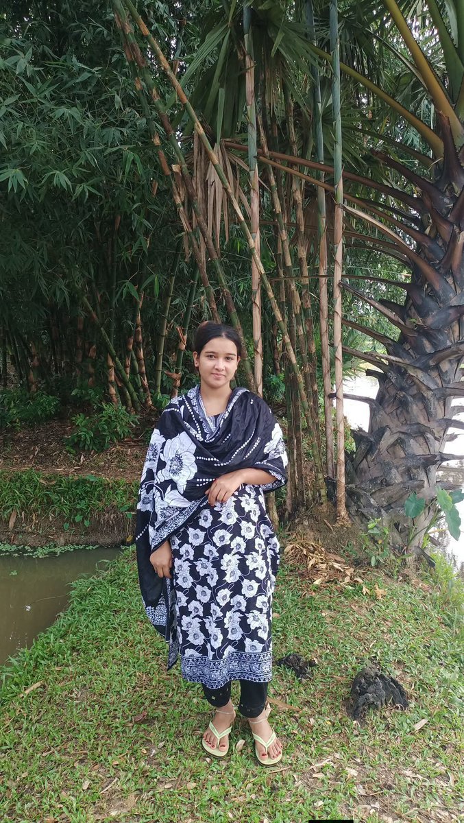 AhonaAhmedSoha's tweet photo. আমি গ্রামের খুব সাধারণ ঘরের একটা মেয়ে।
তাই আমার বিলাসিতা আমার প্রছন্দ না।
আল্লাহ শরীর ভালো রাখলেই আলহামদুলিল্লাহ। https://t.co/9mwiew5hYG