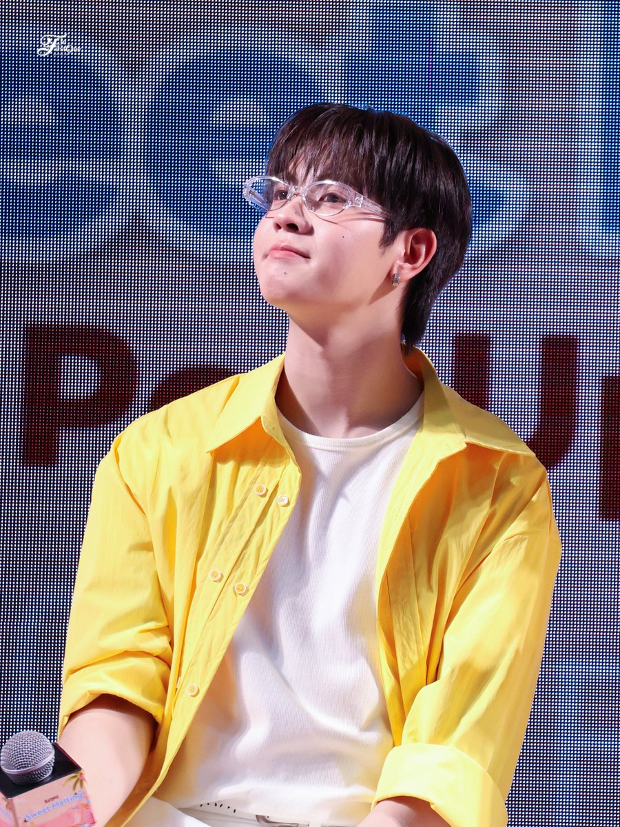 TleFirstoneTH's tweet photo. [ 24.08.2026 ] — อยากบีบบบบบบ 🤏🏻🤏🏻

 TLE FIRSTONE SANDELL SIAM CENTER #TleFirstonexSandellSiamCenter

꒰ ♡𝄞 #TLE_mtm #Firstone  
#TleFirstone #เติ้ลเฟิร์สวัน ✩˖ ꒱ https://t.co/vGRUmlj1PB