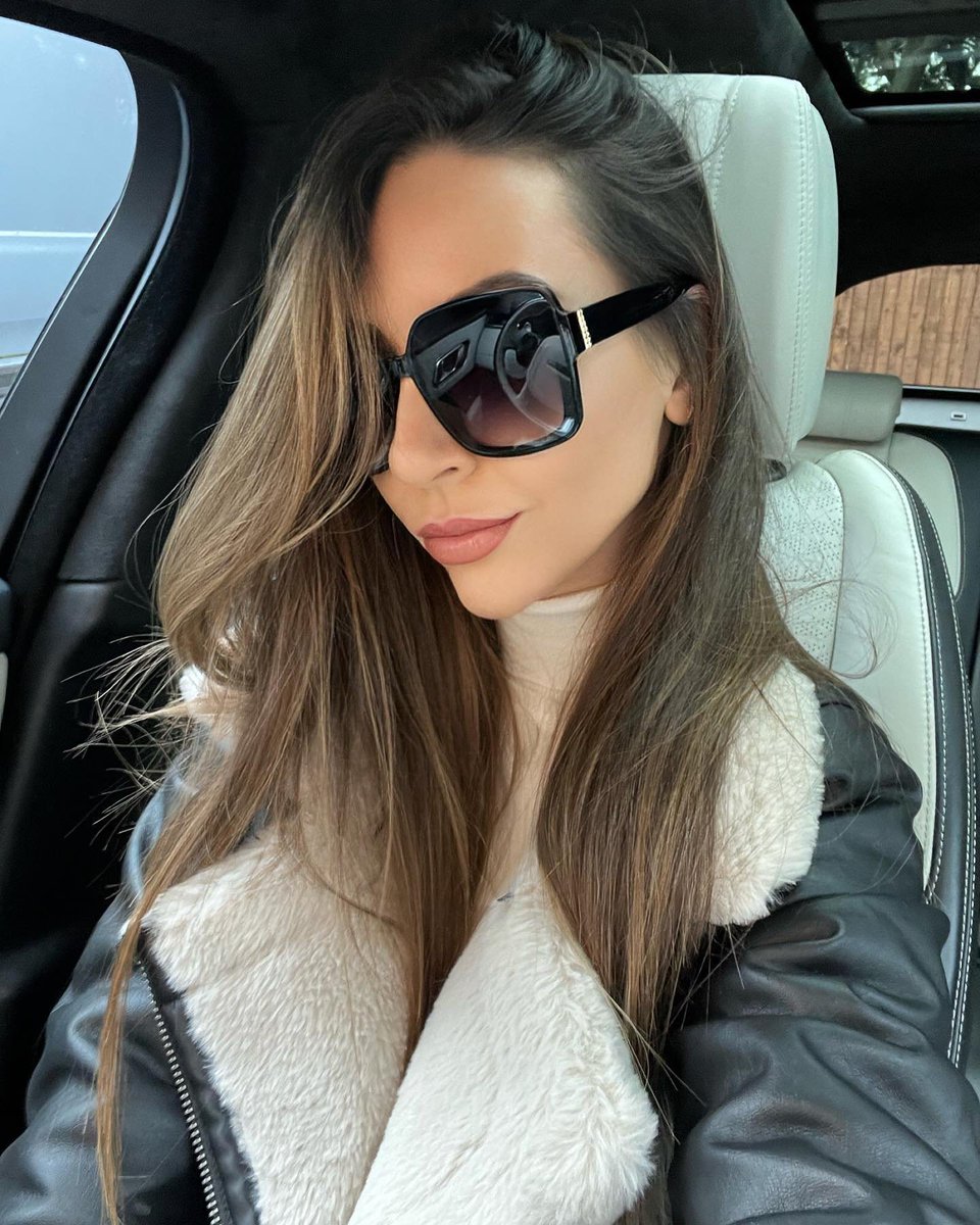 Han_Eliz1's tweet photo. Good morning! May Hashem guide your steps and fill this new week with health, happiness, and light. ⭐️⭐️💫💫 https://t.co/htvP7veCfc
